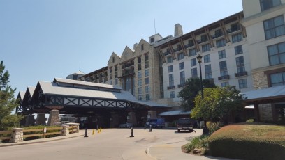 Entrance to the Gaylord Texan