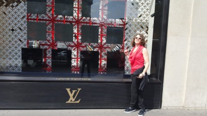 Look at you in front of LV ;)